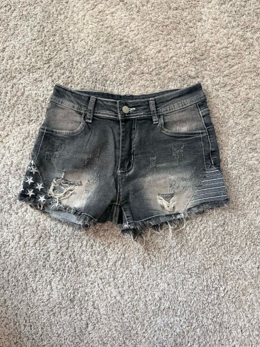 Brand New Women's Black Short Distressed Jean Shorts with Stars & Stripes Size M